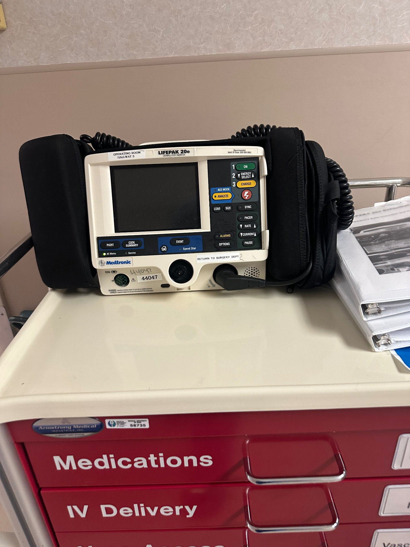 Defibrillator / Monitor